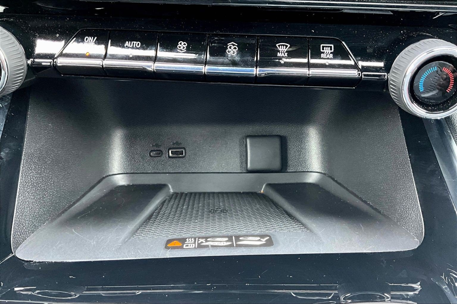 Used 2025 Chevrolet Traverse LT w/ Sun and Wheel Package FWD image 26