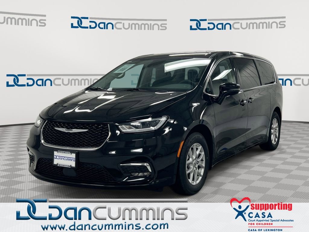 Used 2024 Chrysler Pacifica Touring-L