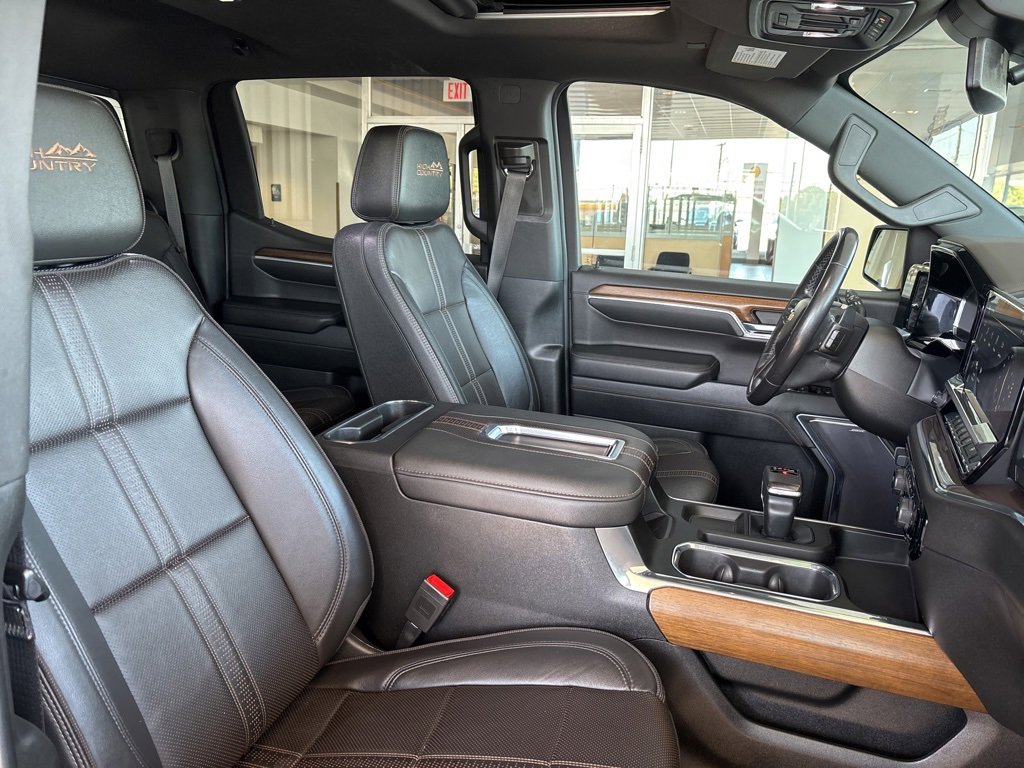 Used 2022 Chevrolet Silverado 1500 High Country w/ High Country Premium Package image 45