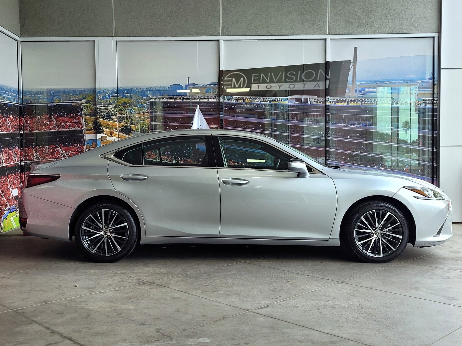 Used 2024 Lexus ES 250 w/ Premium Package image 3