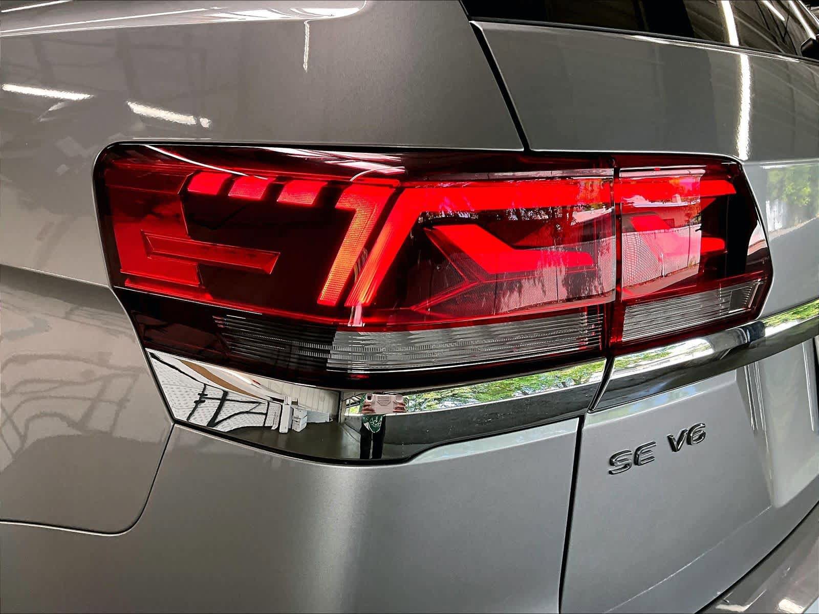 Used 2023 Volkswagen Atlas SE w/ Black Wheel Package FWD image 31
