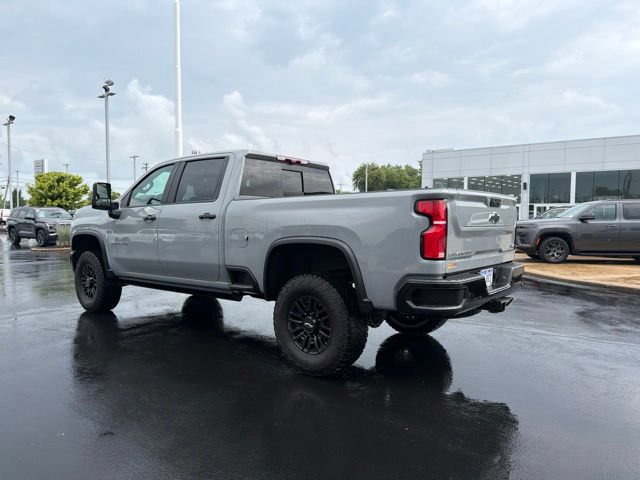 Used 2024 Chevrolet Silverado 2500 ZR2 w/ Technology Package AWD/4WD image 6