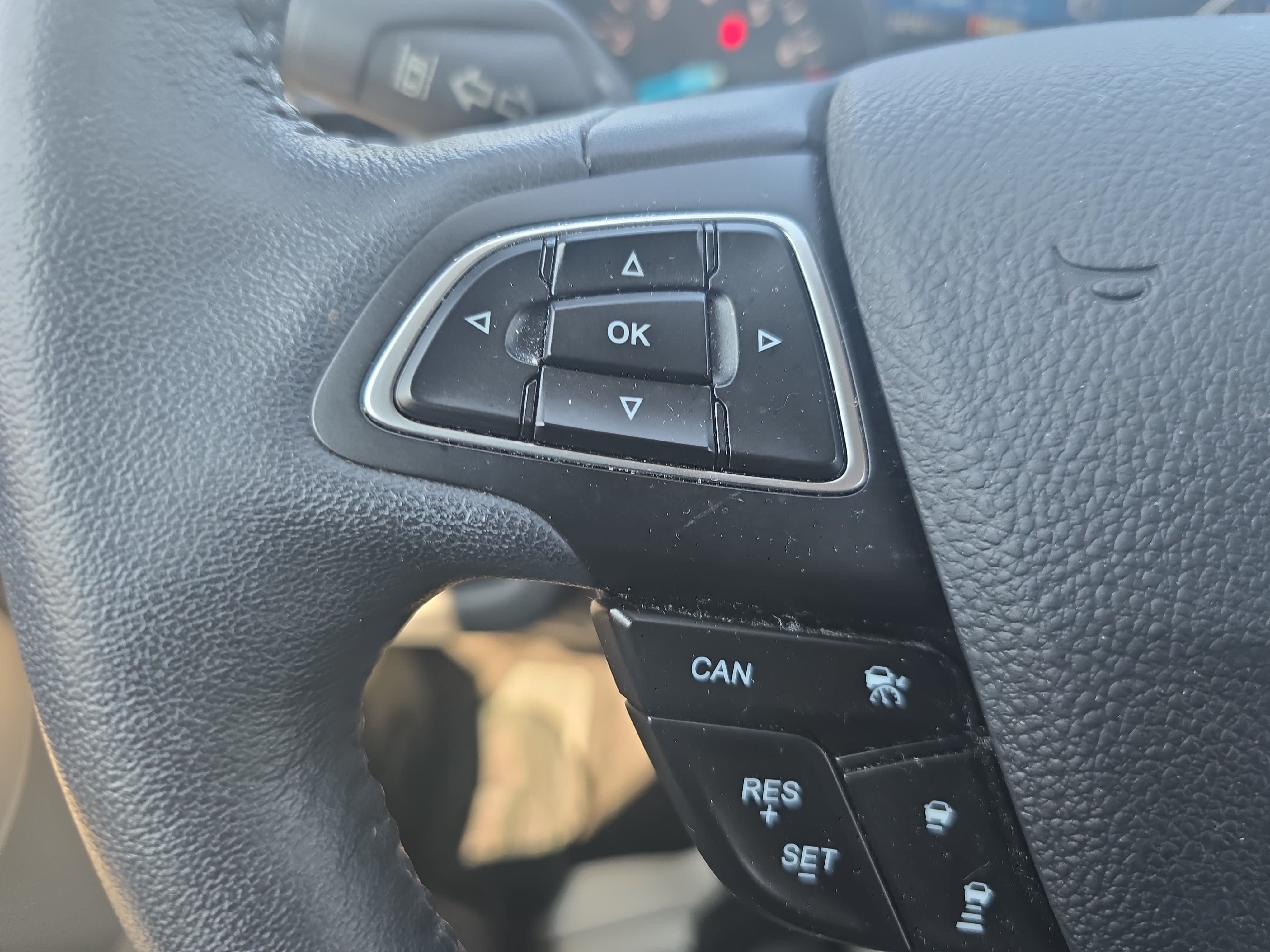 Used 2018 Ford Escape SEL w/ Ford Safe & Smart Package AWD/4WD image 16