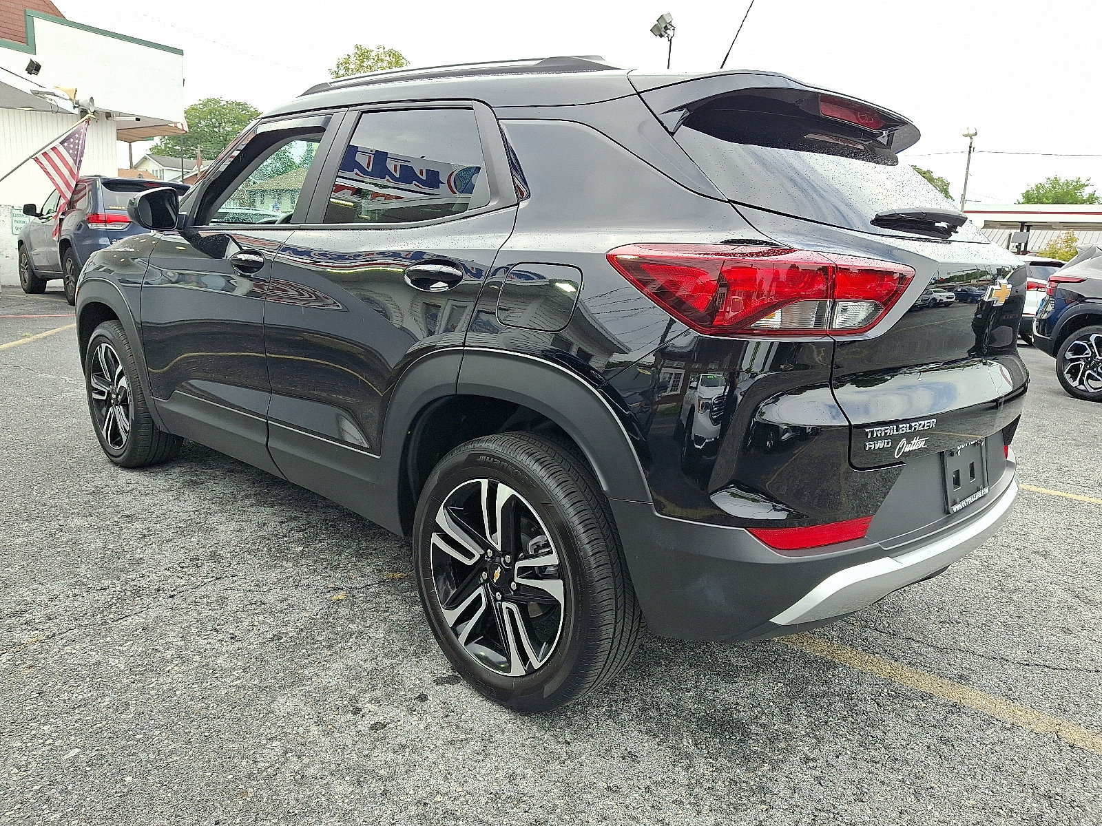 Used 2025 Chevrolet TrailBlazer LT AWD/4WD image 3