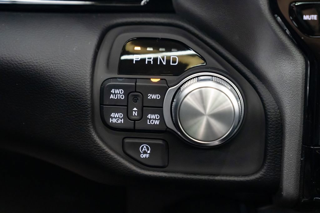 New 2026 RAM 1500 Laramie AWD/4WD image 15