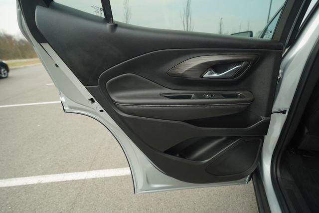 Used 2022 GMC Terrain SLT image 16