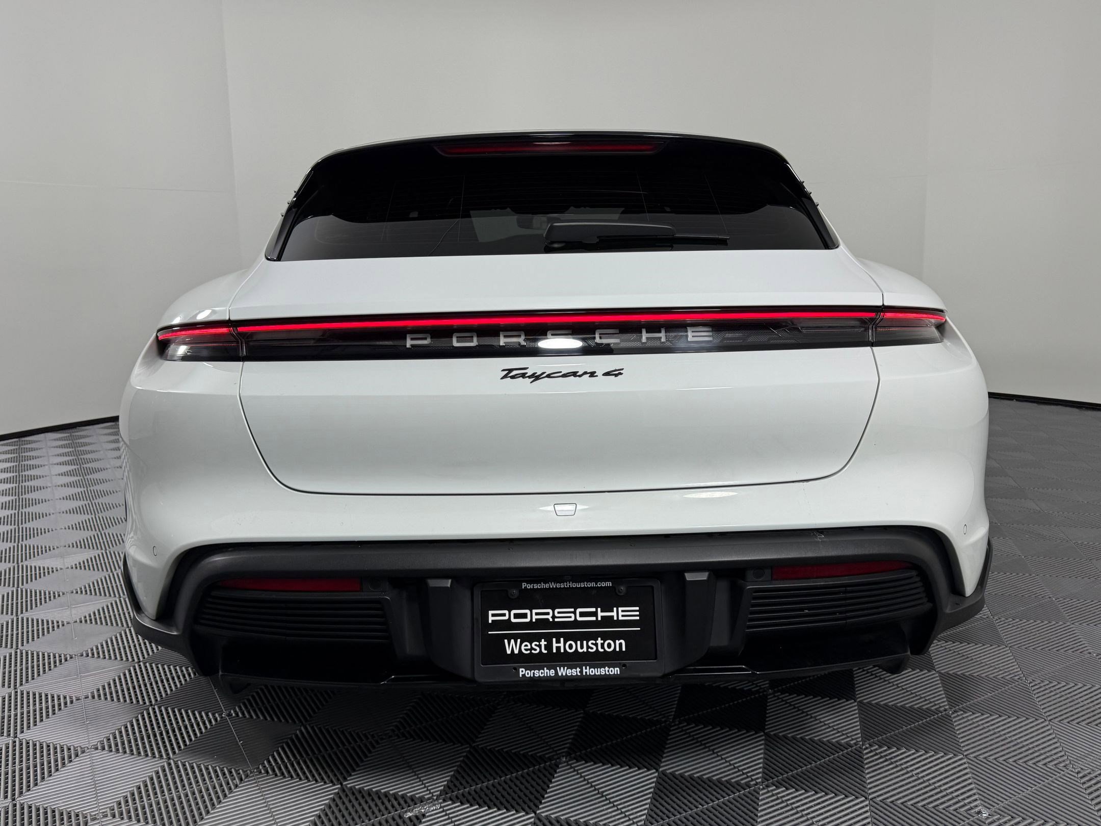 Used 2022 Porsche Taycan 4 Cross Turismo image 10