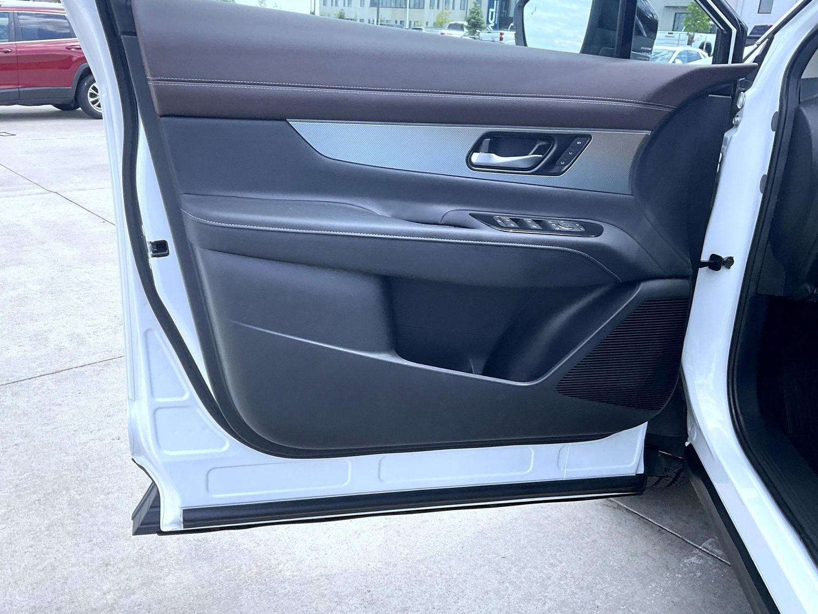 Certified 2025 Nissan Murano Platinum w/ Cargo Package AWD/4WD image 10