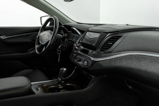 Used 2014 Chevrolet Impala LT w/ Convenience Package image 24