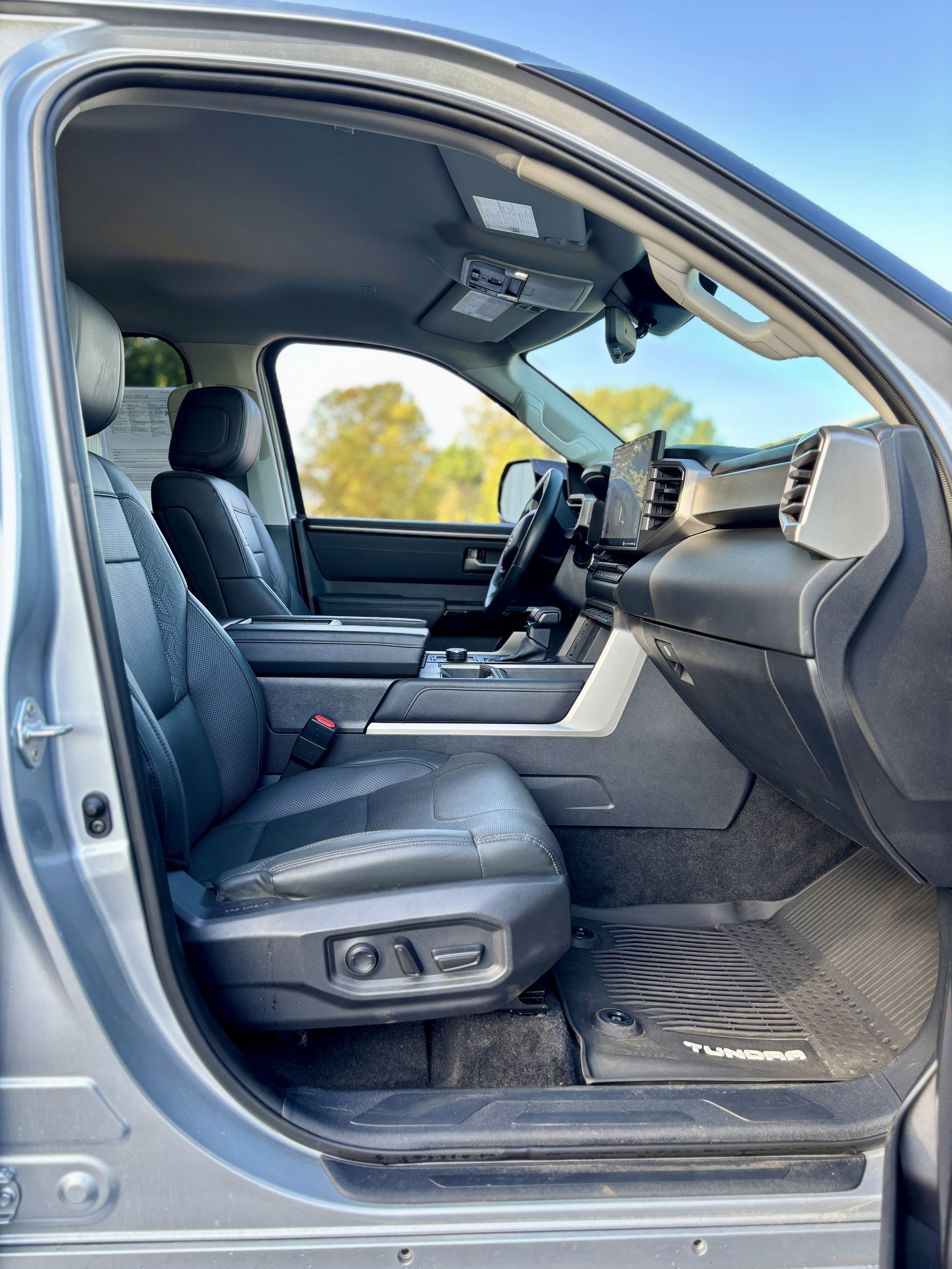 Used 2024 Toyota Tundra Limited image 9