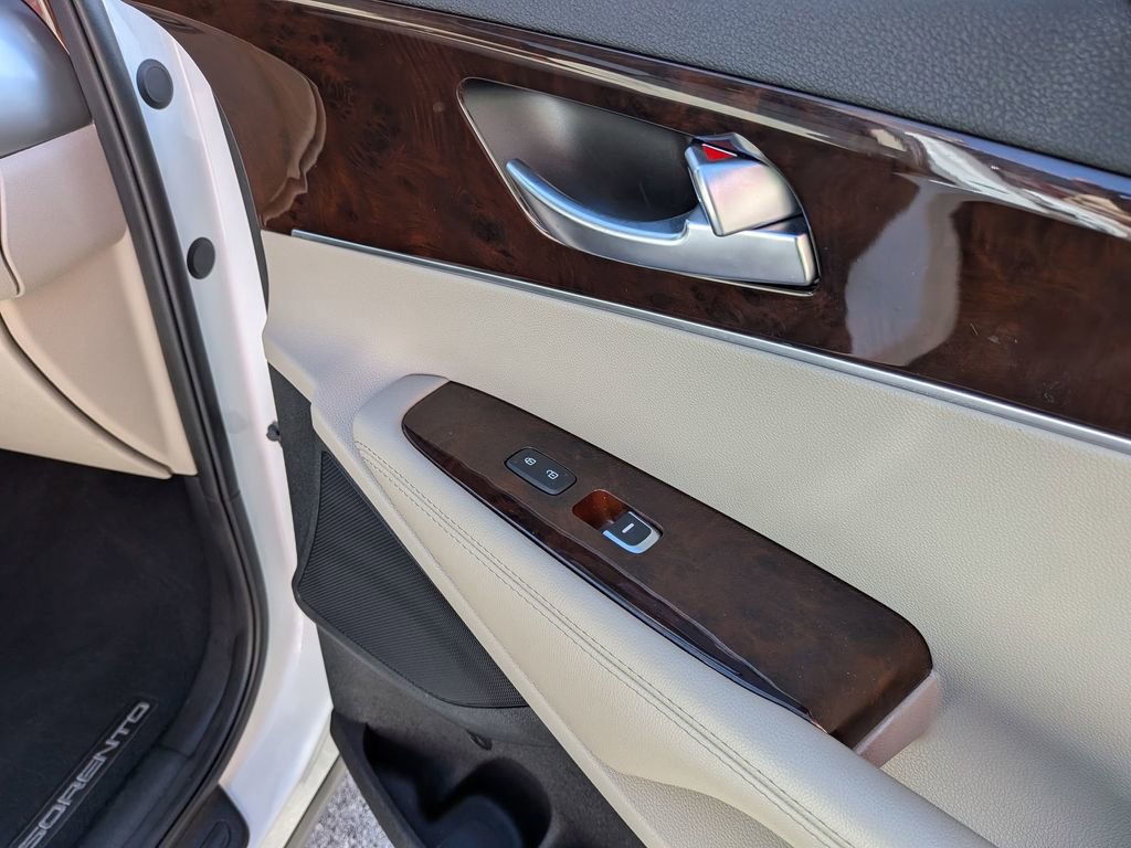 Used 2018 Kia Sorento LX image 26