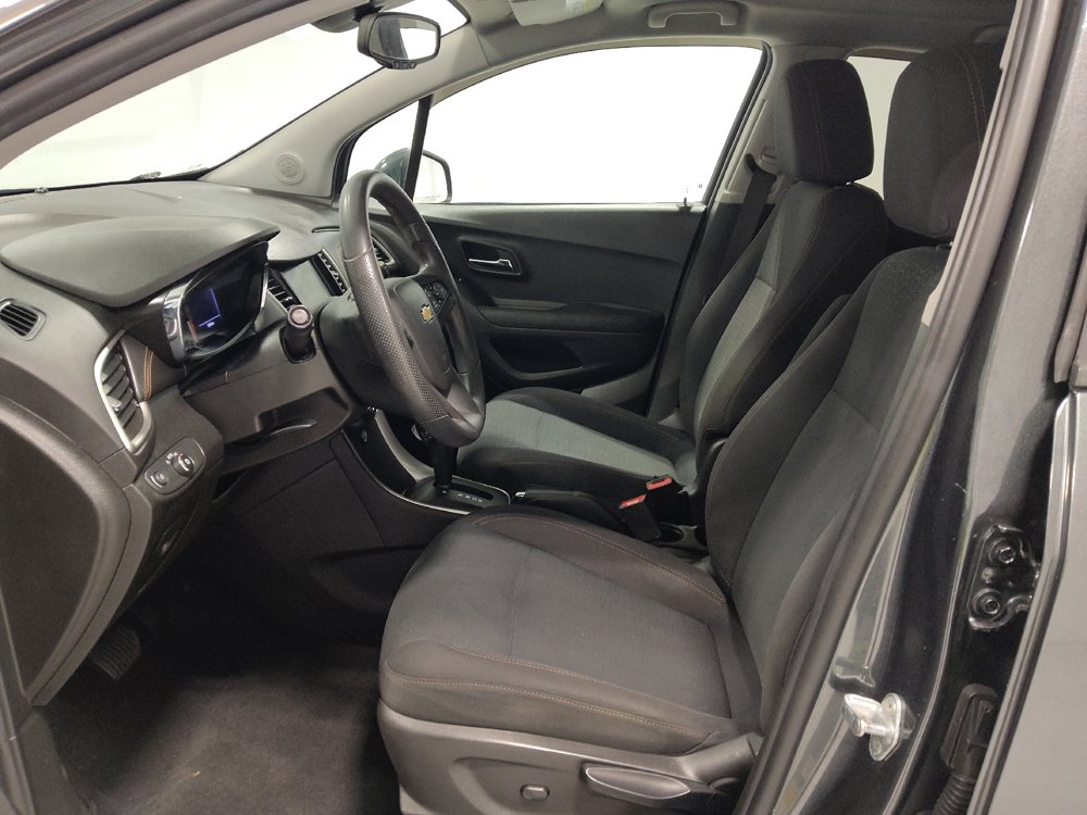 Used 2020 Chevrolet Trax LS w/ Tint and Cruise Package AWD/4WD image 17