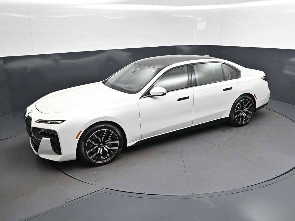 Used 2026 BMW 740i RWD image 1