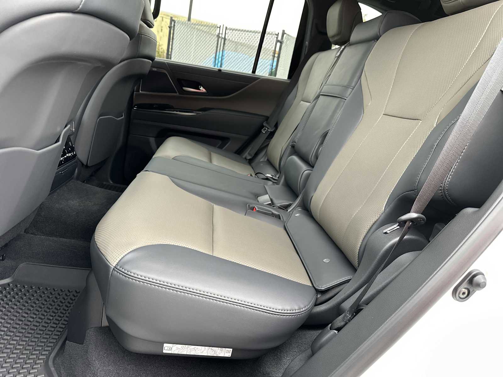 Used 2026 Lexus LX 700h Overtrail image 23