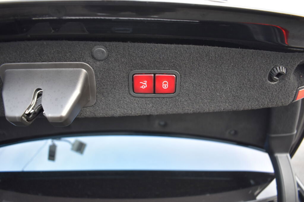 Used 2018 Mercedes-Benz S 560 Sedan w/ AMG Line Exterior image 36