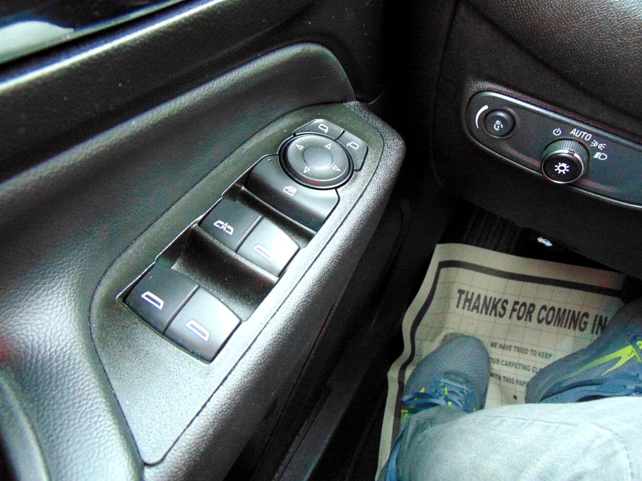 Used 2024 Chevrolet Equinox LT image 40