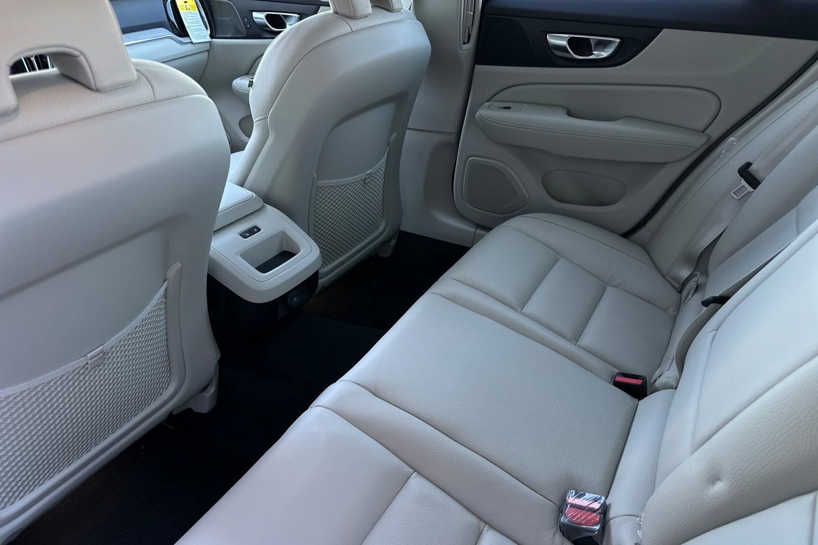 Certified 2026 Volvo V60 B5 Cross Country Plus w/ Climate Package image 12