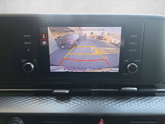 Used 2024 Kia Carnival LX image 12