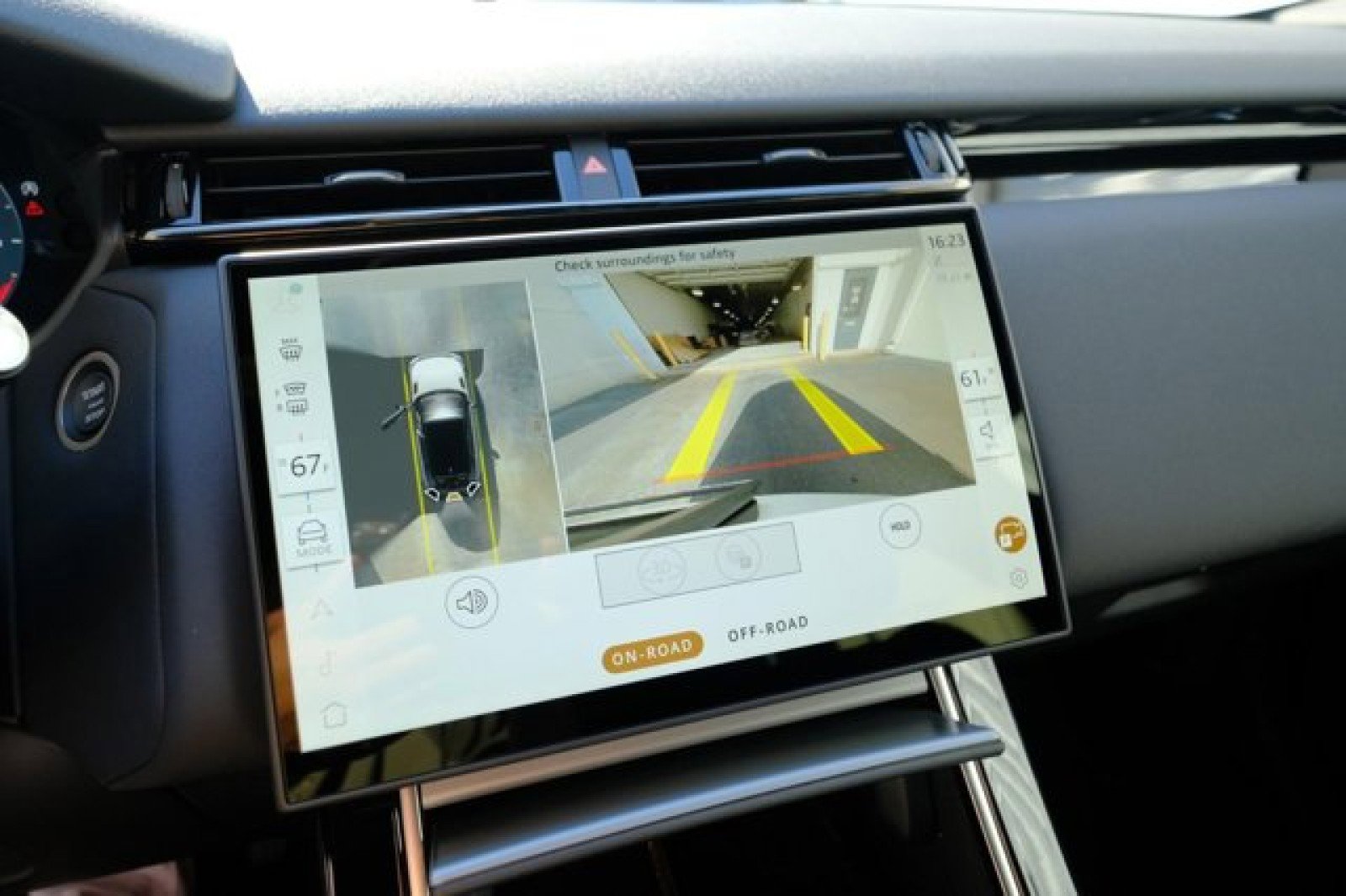 New 2025 Land Rover Range Rover Velar S image 25