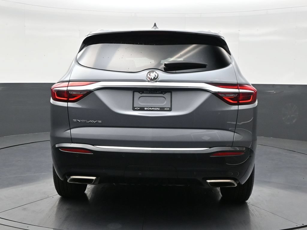 Used 2020 Buick Enclave Essence w/ Sound and Sites Package FWD image 4