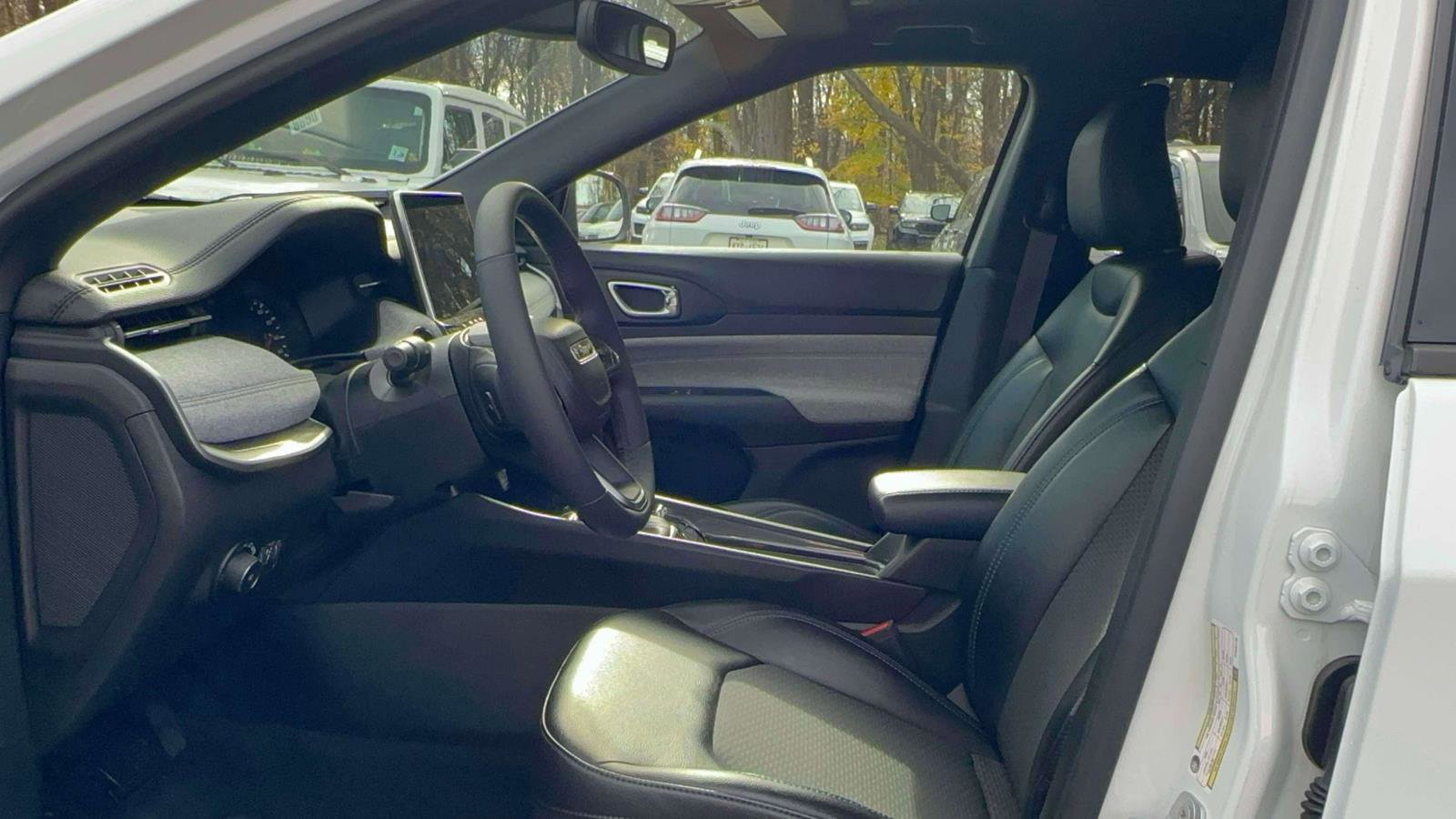 Used 2023 Jeep Compass Latitude w/ Convenience Group image 15