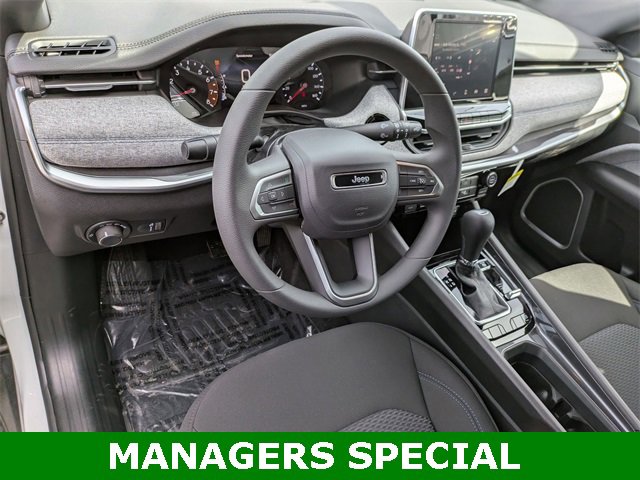 New 2025 Jeep Compass Sport image 10