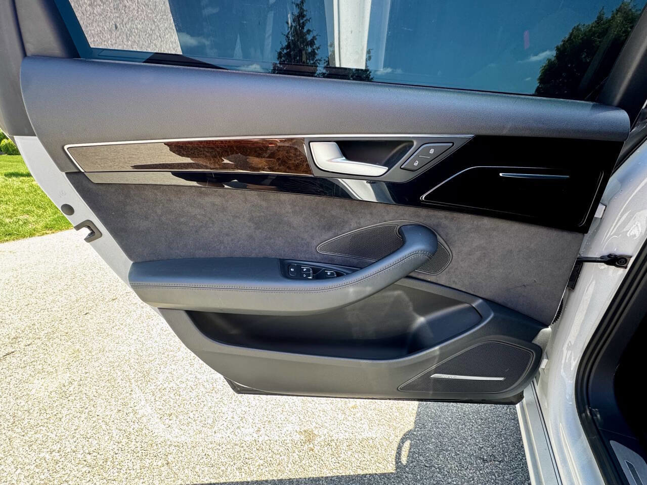 Used 2016 Audi A8 L 3.0T w/ Executive Package image 31