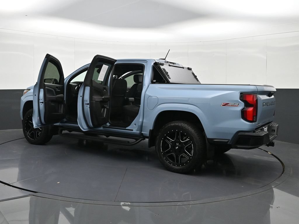 Used 2025 Chevrolet Colorado Z71 w/ Technology Package AWD/4WD image 43
