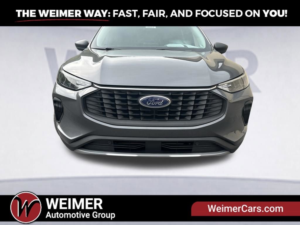 Used 2023 Ford Escape Active AWD/4WD image 2
