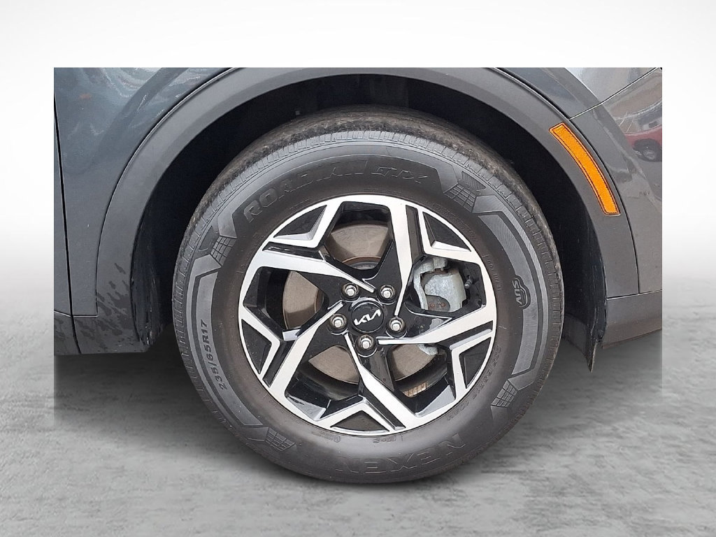 Used 2023 Kia Sportage LX AWD/4WD image 6