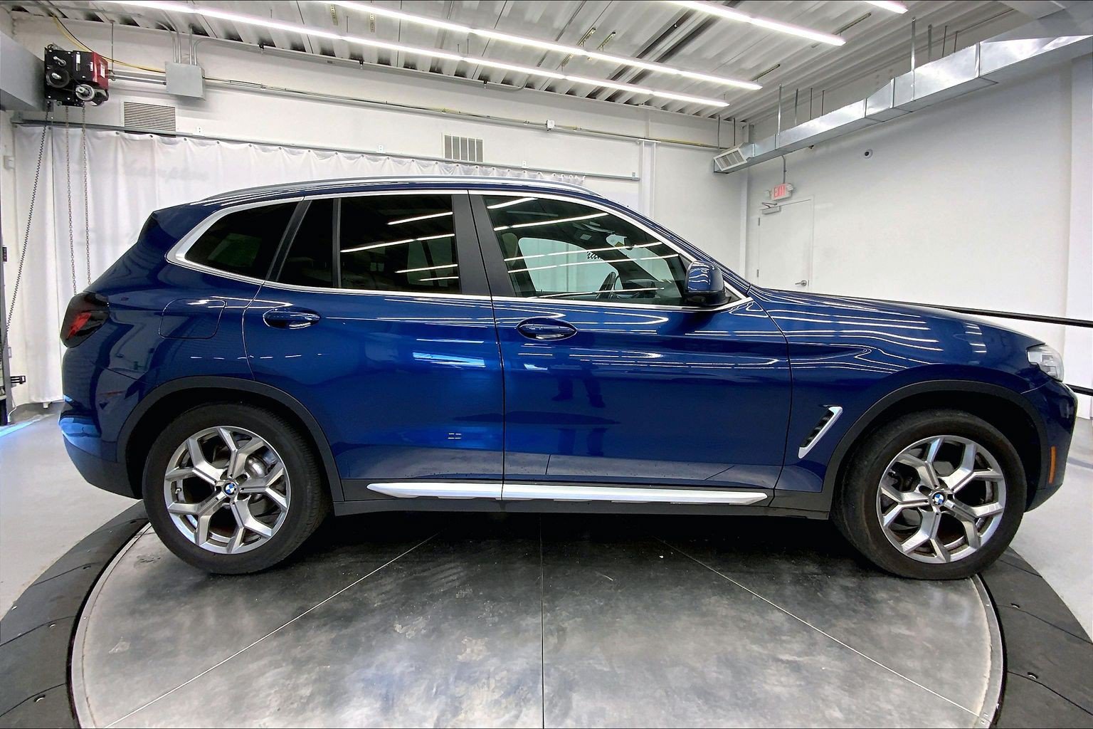 Used 2023 BMW X3 xDrive30i w/ Premium Package AWD/4WD image 8