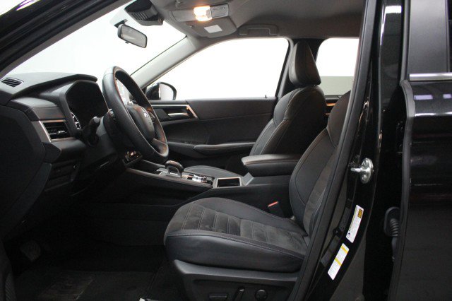 Used 2024 Mitsubishi Outlander SE image 7