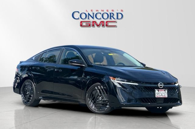 Used 2026 Nissan Sentra SR w/ Floor Mat Package FWD image 2