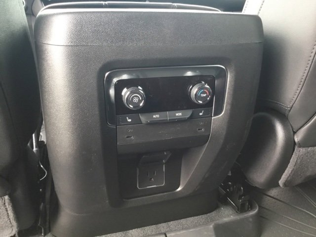 New 2025 Chevrolet Suburban Premier image 15