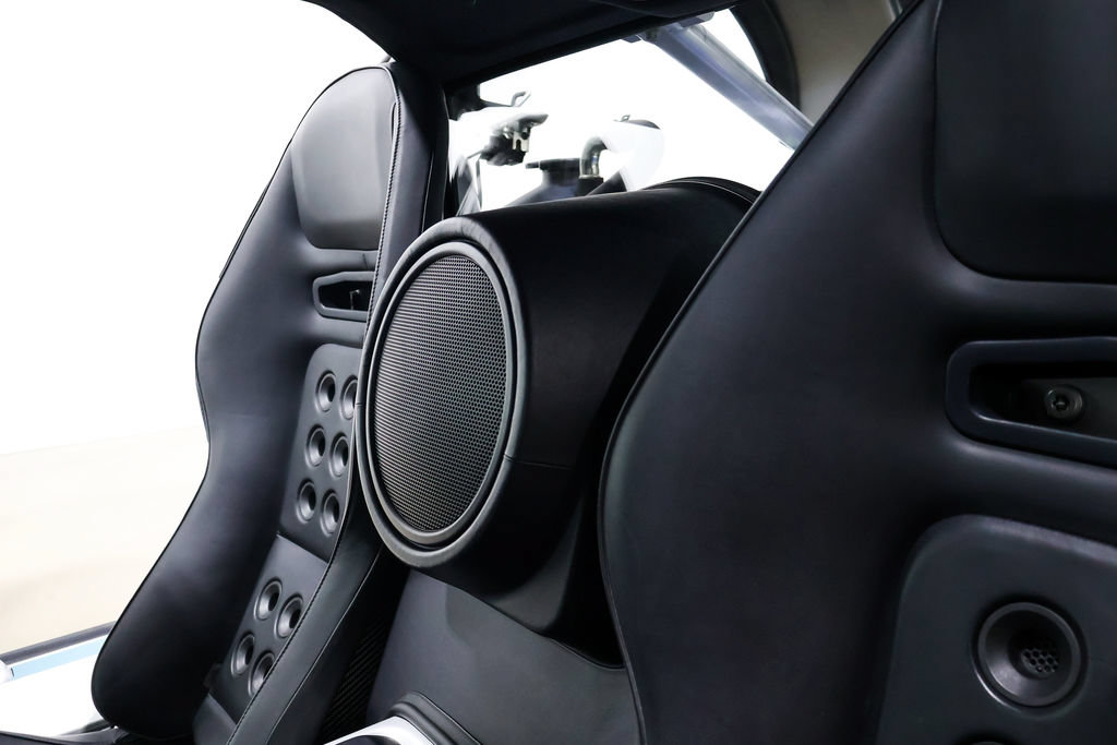 Used 2005 Ford GT RWD image 25