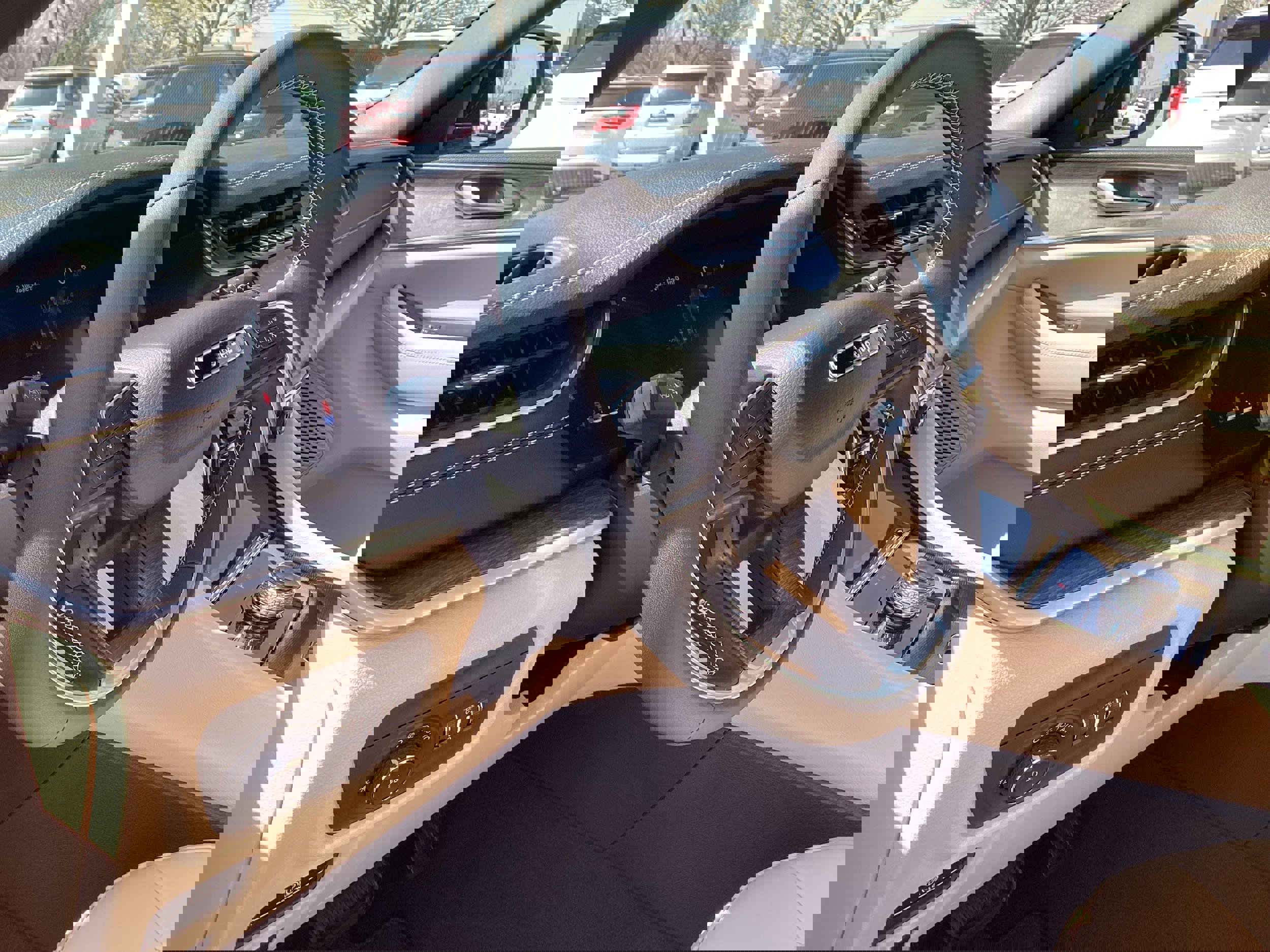 Used 2024 Jeep Grand Cherokee Limited image 11