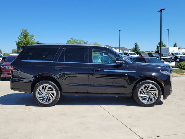 Certified 2025 Lincoln Navigator Reserve AWD/4WD image 2
