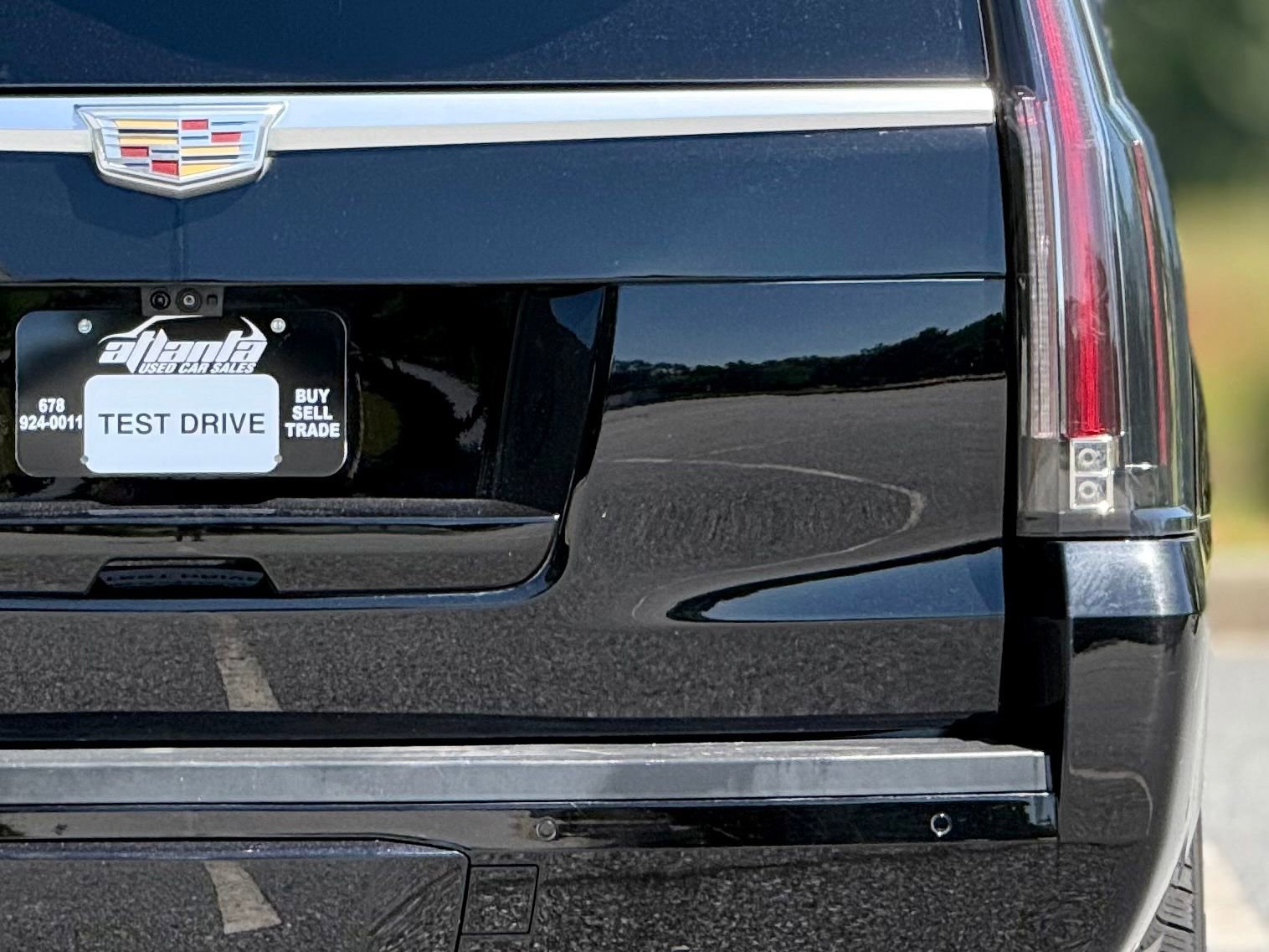 Used 2019 Cadillac Escalade ESV Platinum AWD/4WD image 17