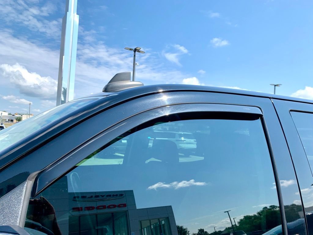Used 2018 GMC Sierra 1500 SLT w/ SLT Premium Package AWD/4WD image 11