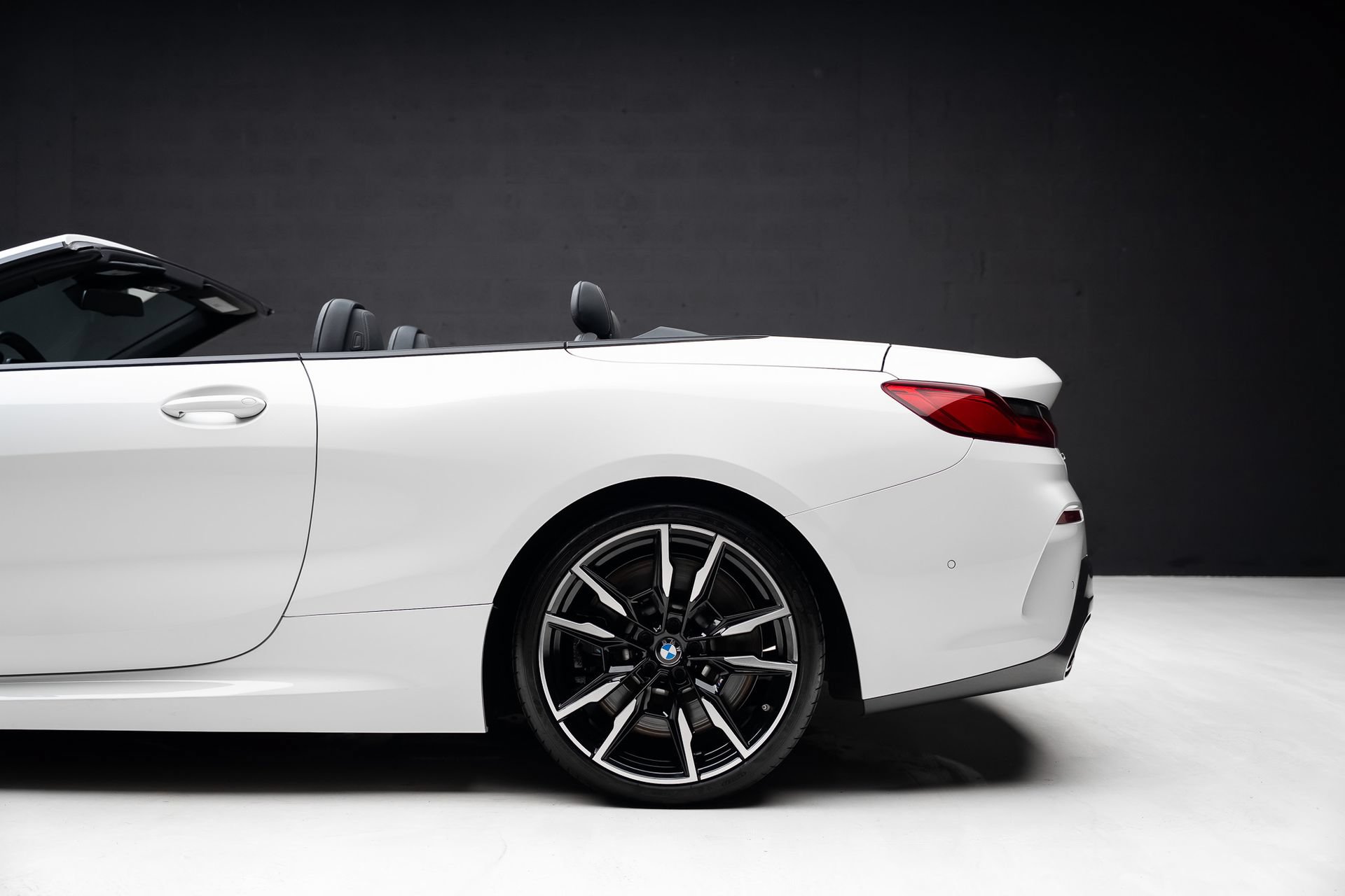 Used 2023 BMW M850i xDrive Convertible AWD/4WD image 23