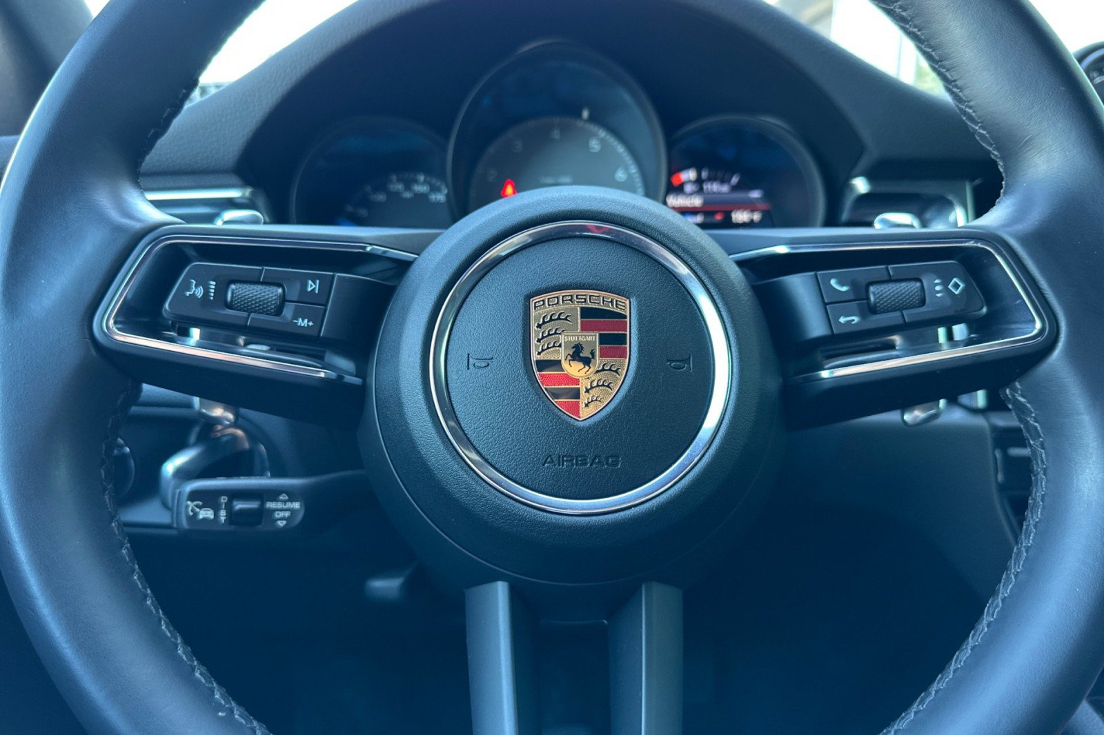 Certified 2023 Porsche Macan S AWD/4WD image 24