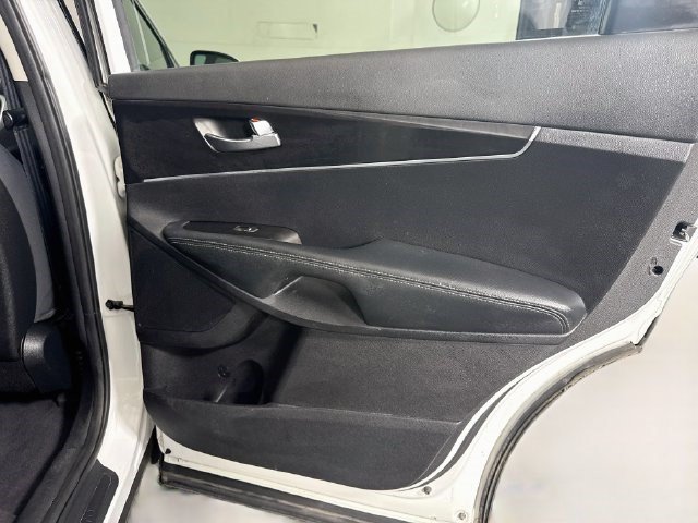 Used 2017 Kia Sorento FWD image 26