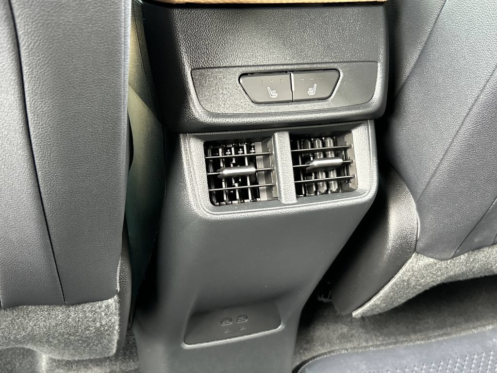Used 2026 Chevrolet Equinox ACTIV w/ Convenience Package III AWD/4WD image 19
