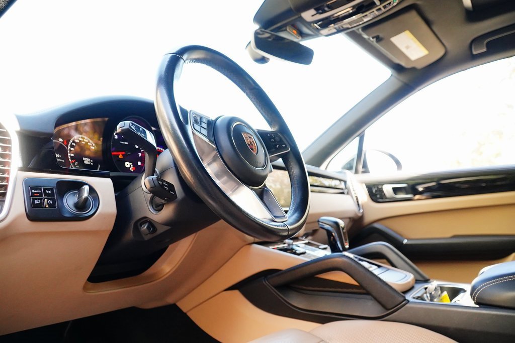 Used 2019 Porsche Cayenne S image 11