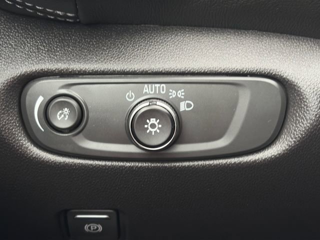 Used 2025 Chevrolet Blazer LT image 54