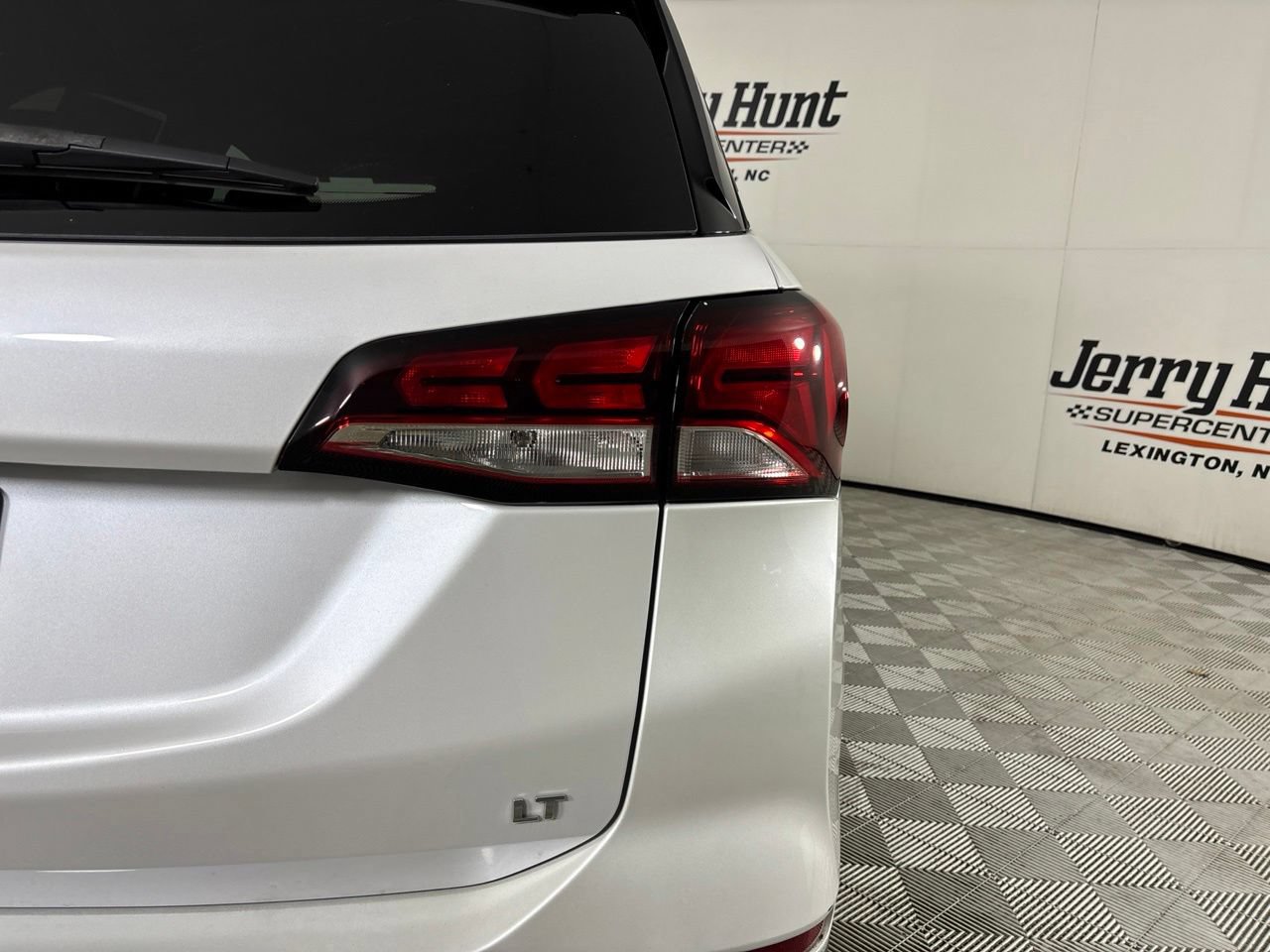 Used 2022 Chevrolet Equinox LT FWD image 36