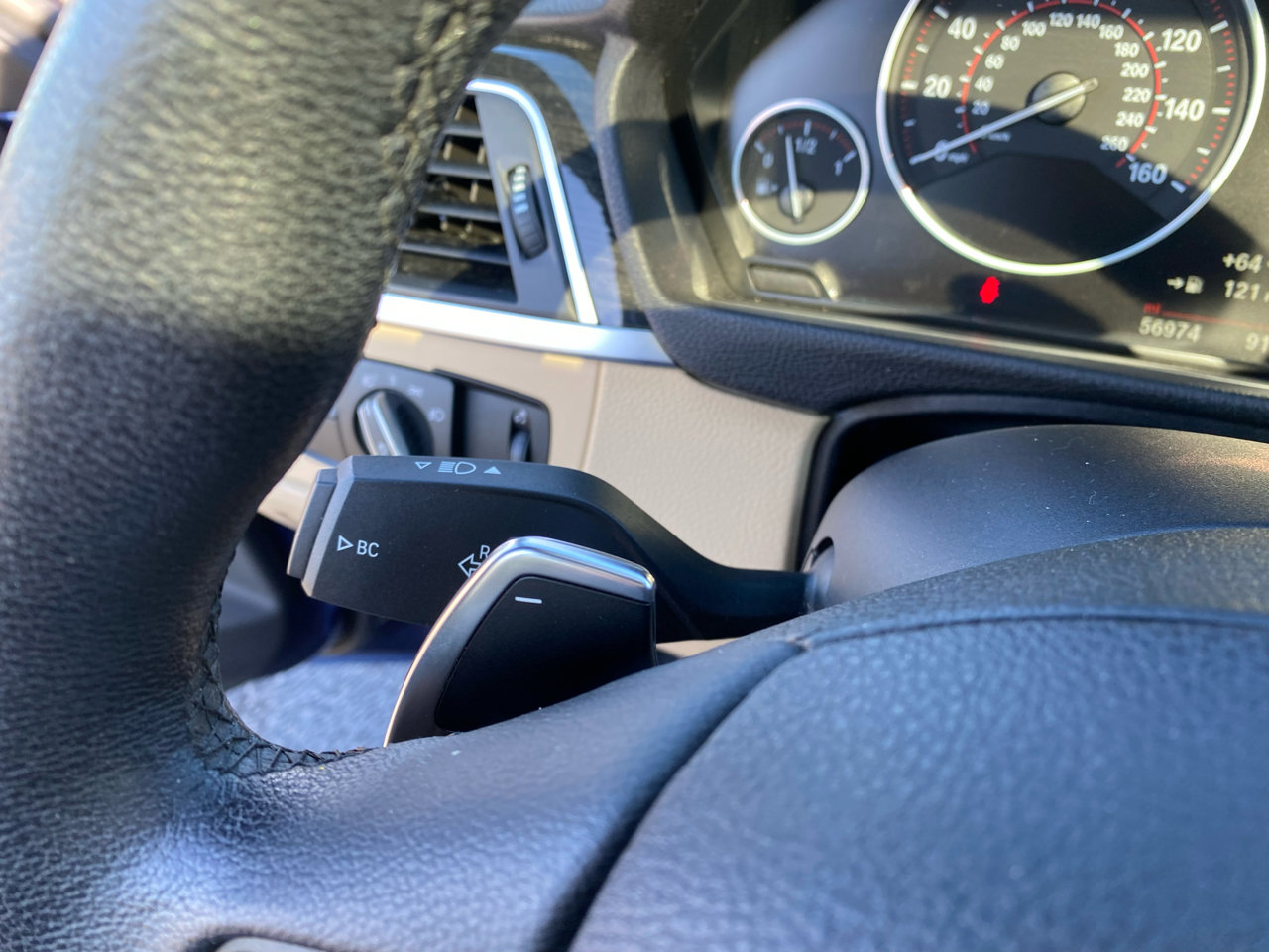 Used 2018 BMW 330i xDrive 330i xDrive SULEV Sedan w/ Premium Package image 32