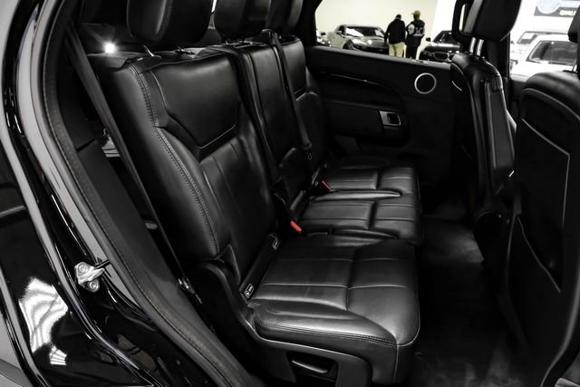 Used 2019 Land Rover Discovery SE image 40