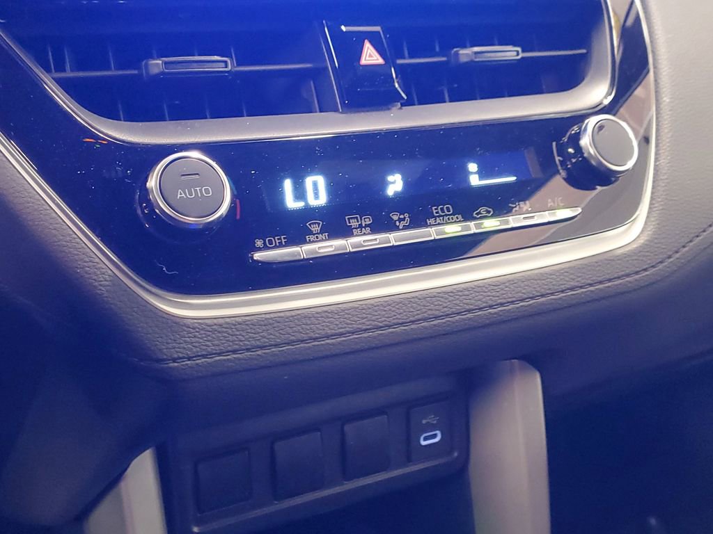 Used 2024 Toyota Corolla Cross SE image 27