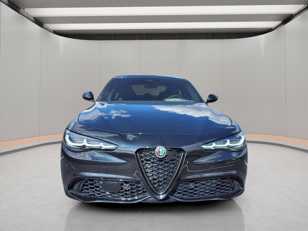 New 2025 Alfa Romeo Giulia image 3